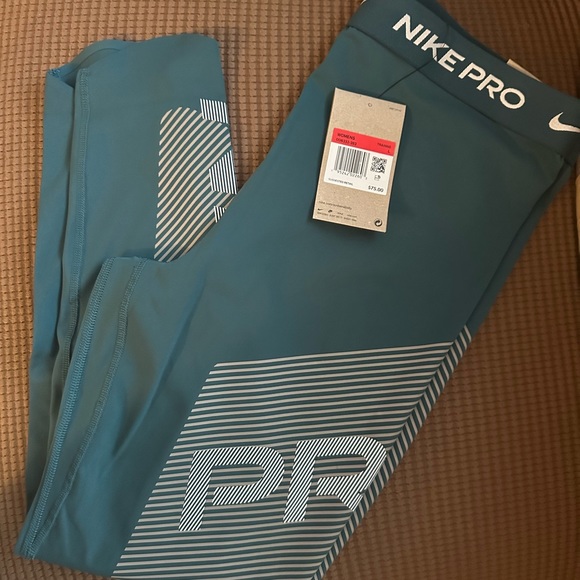Nike Pro leggings size L - Picture 2 of 3
